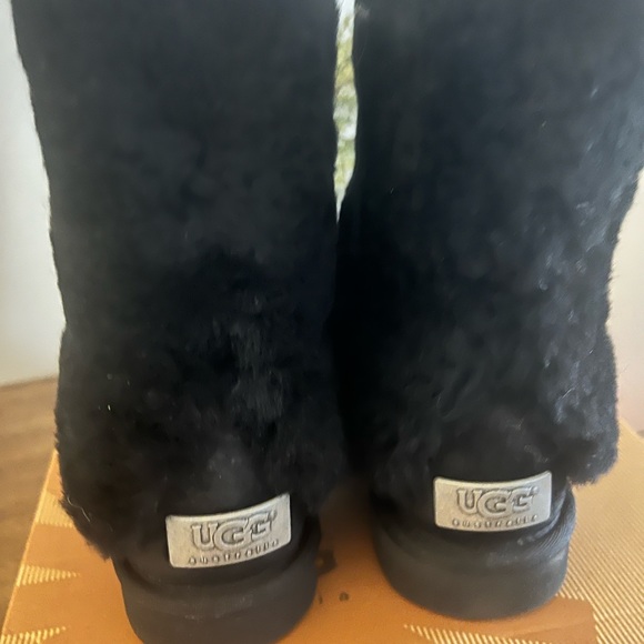 UGG Women’s Patten Boots - Picture 3 of 8